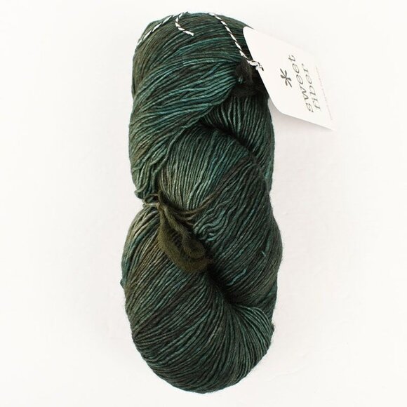 Sweet Fiber Yarns Superwash Merino Lite Hand Dyed Marshland Green - Picture 1 of 3